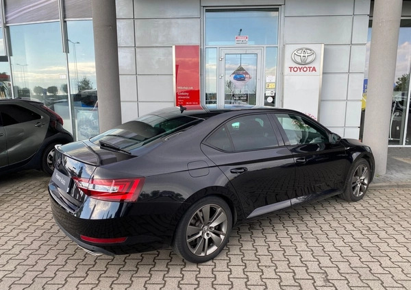 Skoda Superb cena 94500 przebieg: 113957, rok produkcji 2018 z Nowe Skalmierzyce małe 277